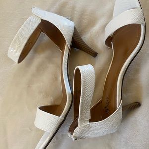 White snake pattern sandals size 10 from Style & Co.